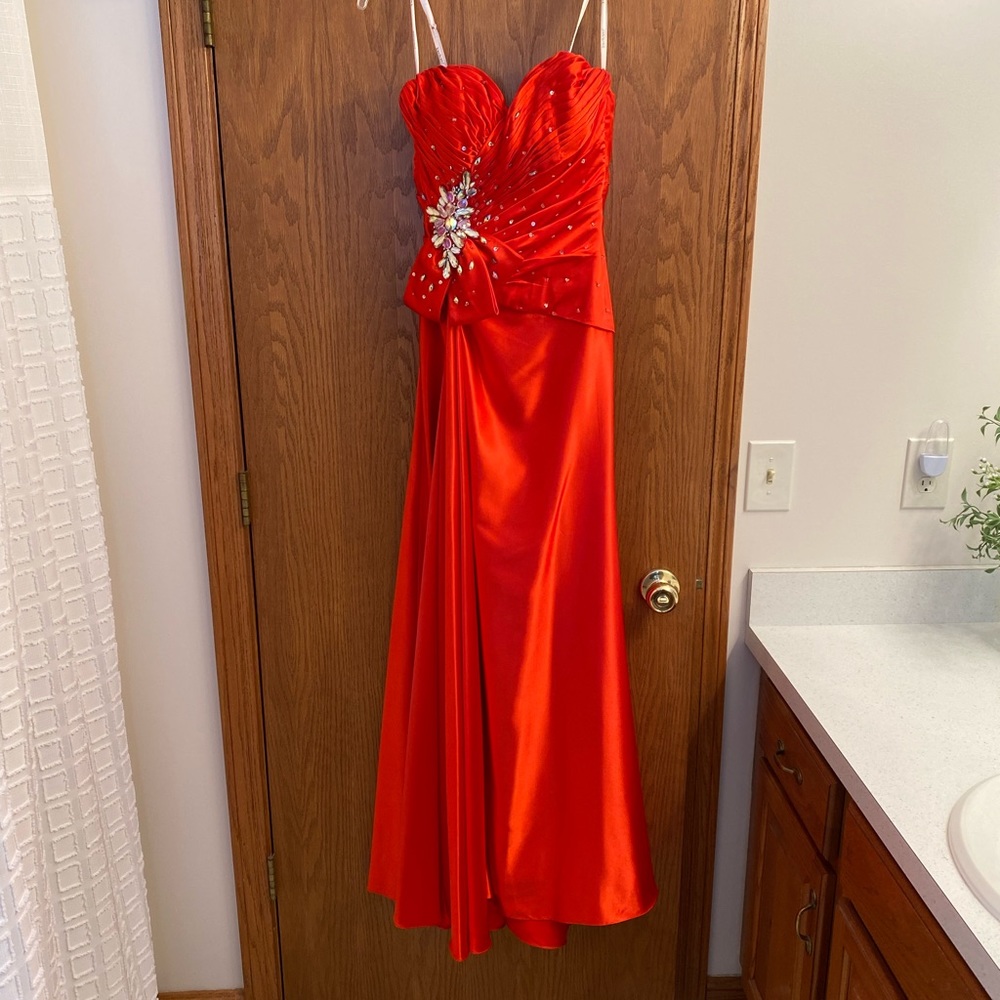 Prom Dress. Tony Bowls Le Gala red satin gown. Size 8 (fits like a 6)